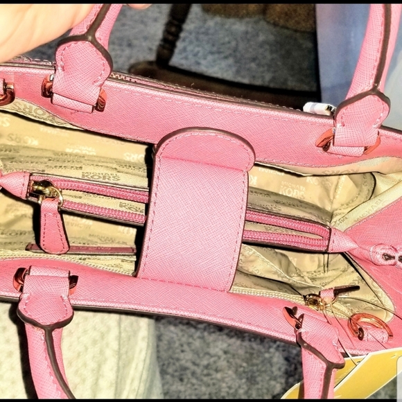 Michael Kors Saf Leathr Hailee Satchel/Wallet - Picture 7 of 14